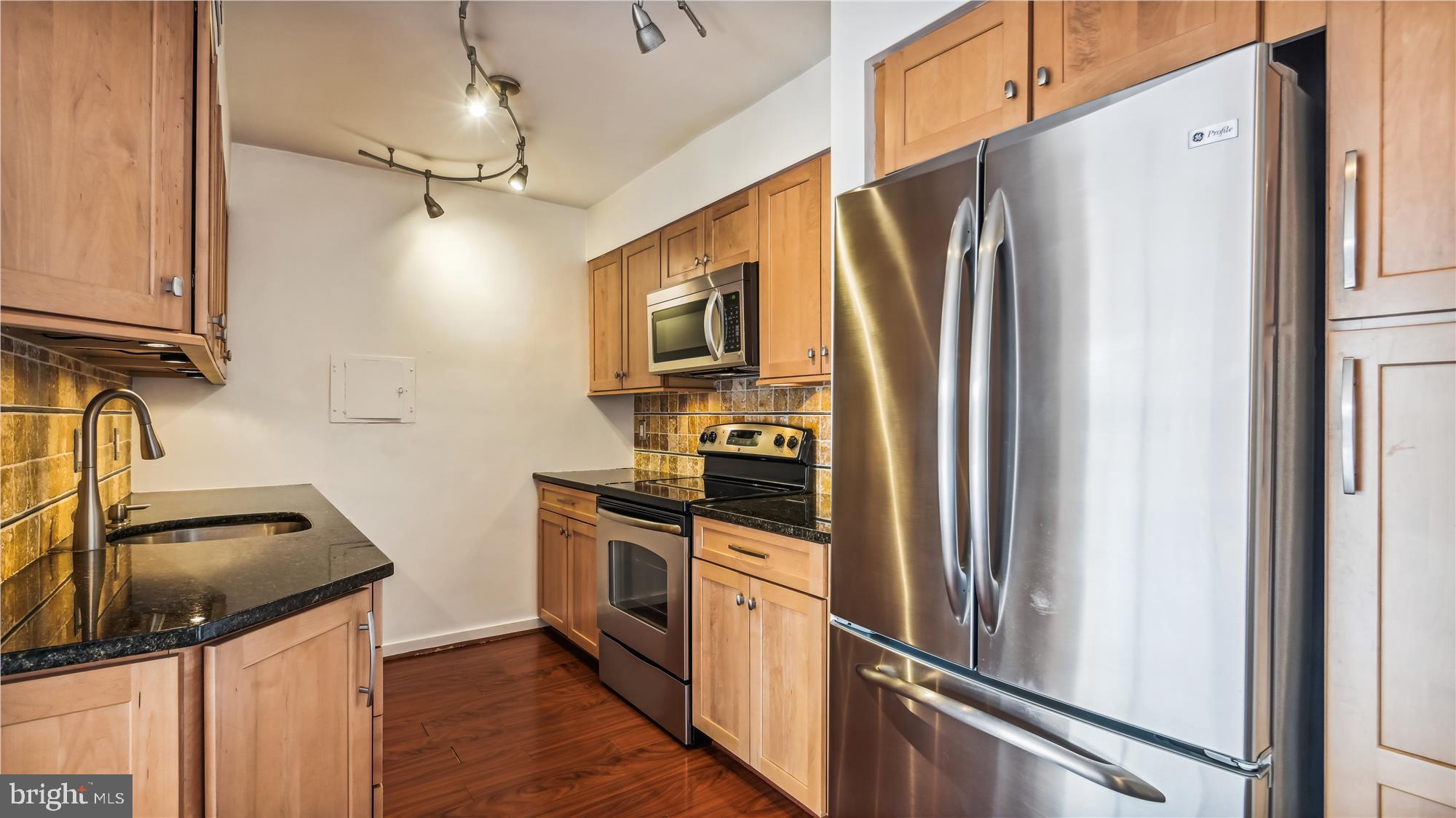 WASHINGTON PLAZA - Residential Lease