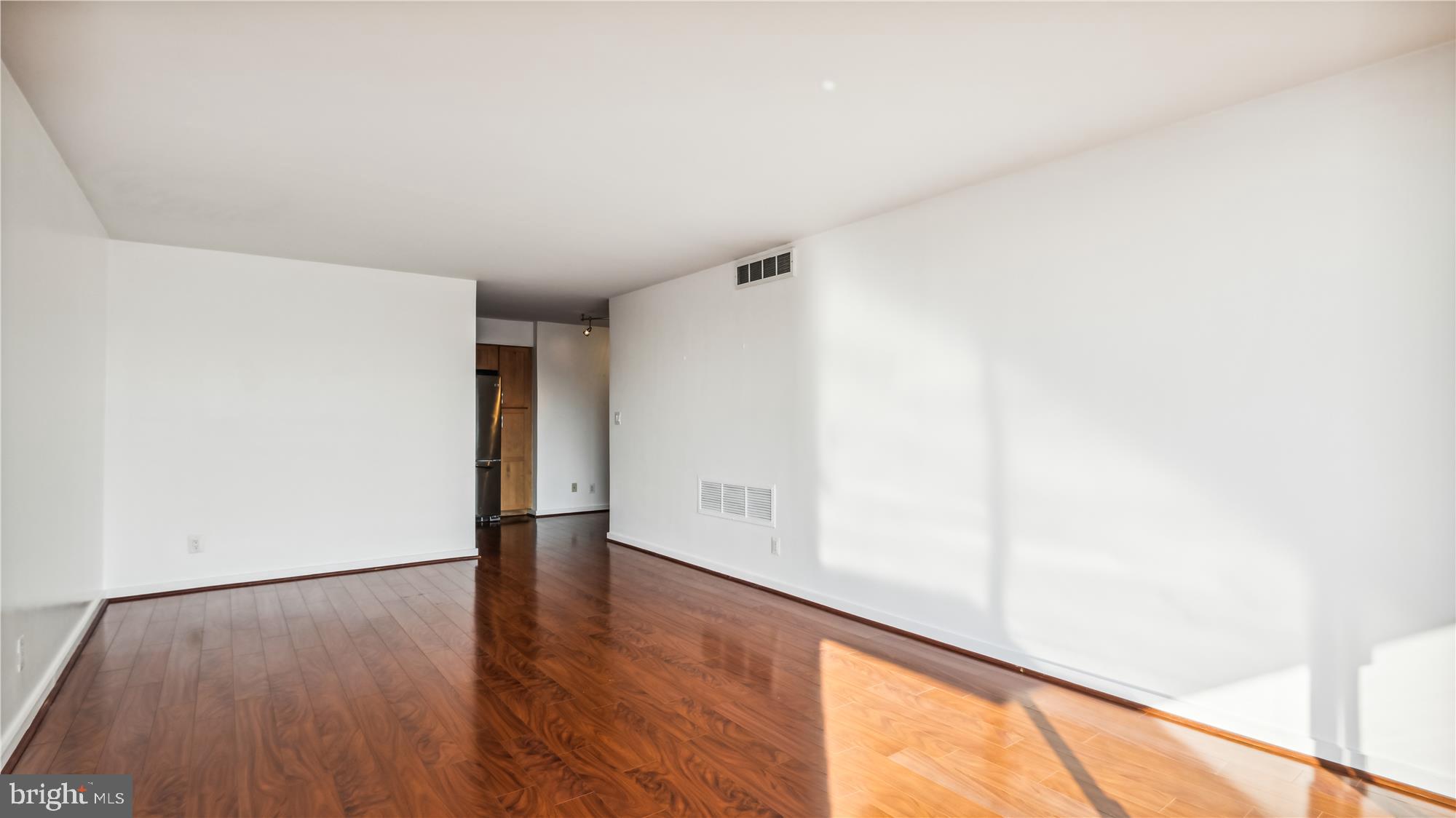 WASHINGTON PLAZA - Residential Lease