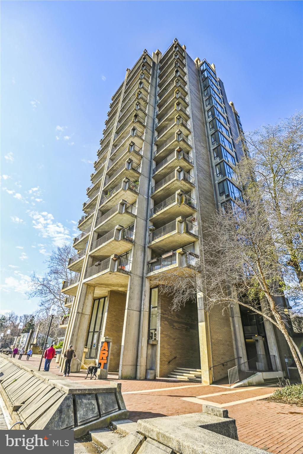 WASHINGTON PLAZA - Residential Lease