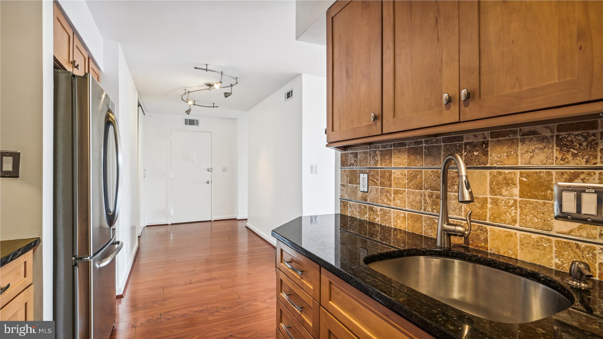 WASHINGTON PLAZA - Residential Lease