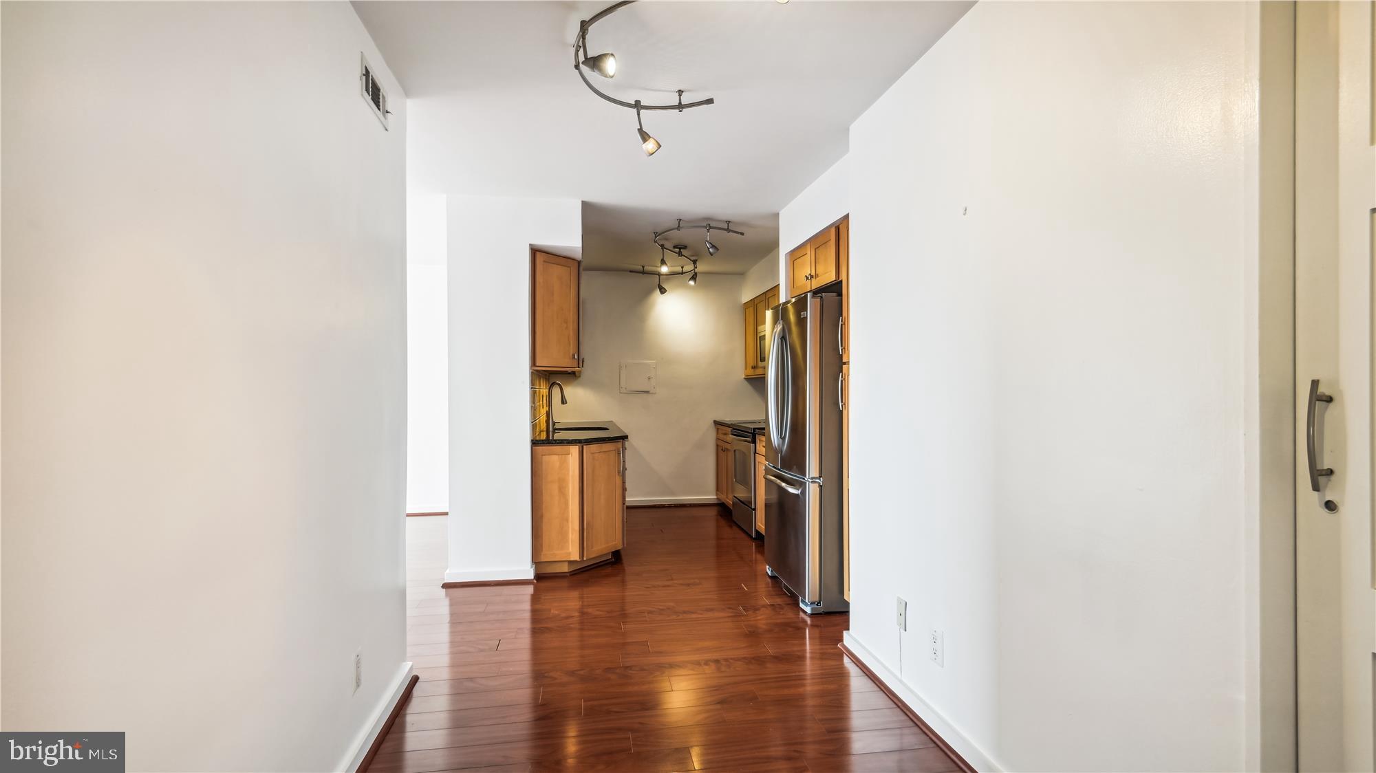 WASHINGTON PLAZA - Residential Lease