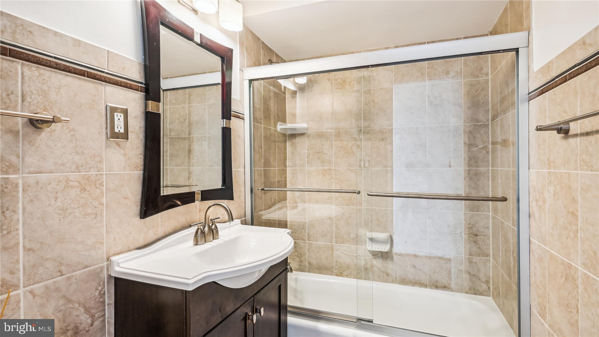 WASHINGTON PLAZA - Residential Lease