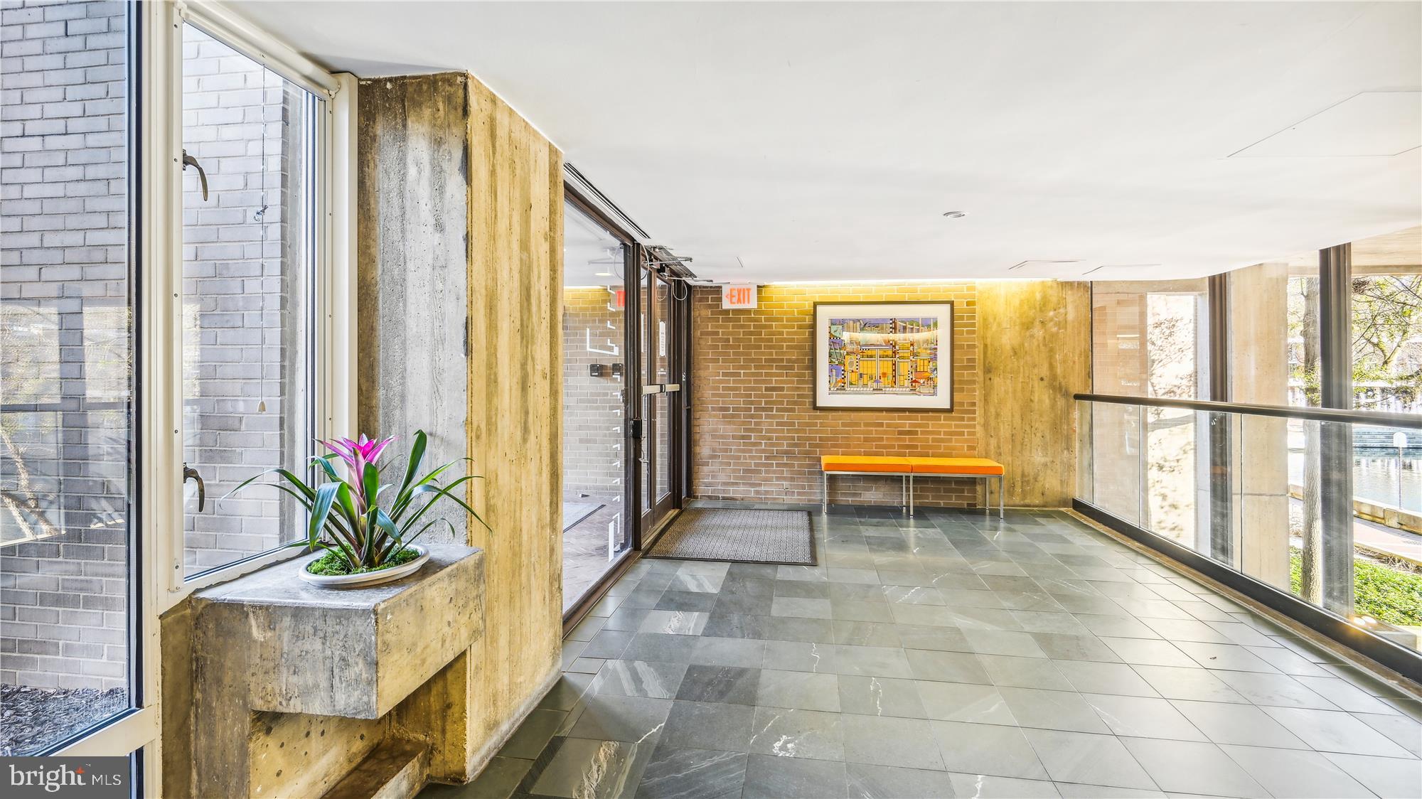 WASHINGTON PLAZA - Residential Lease