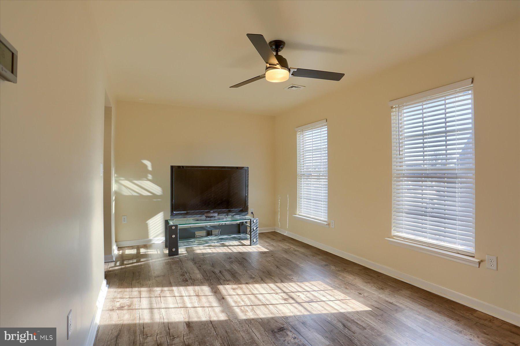 WAVERLY WOODS - Residential