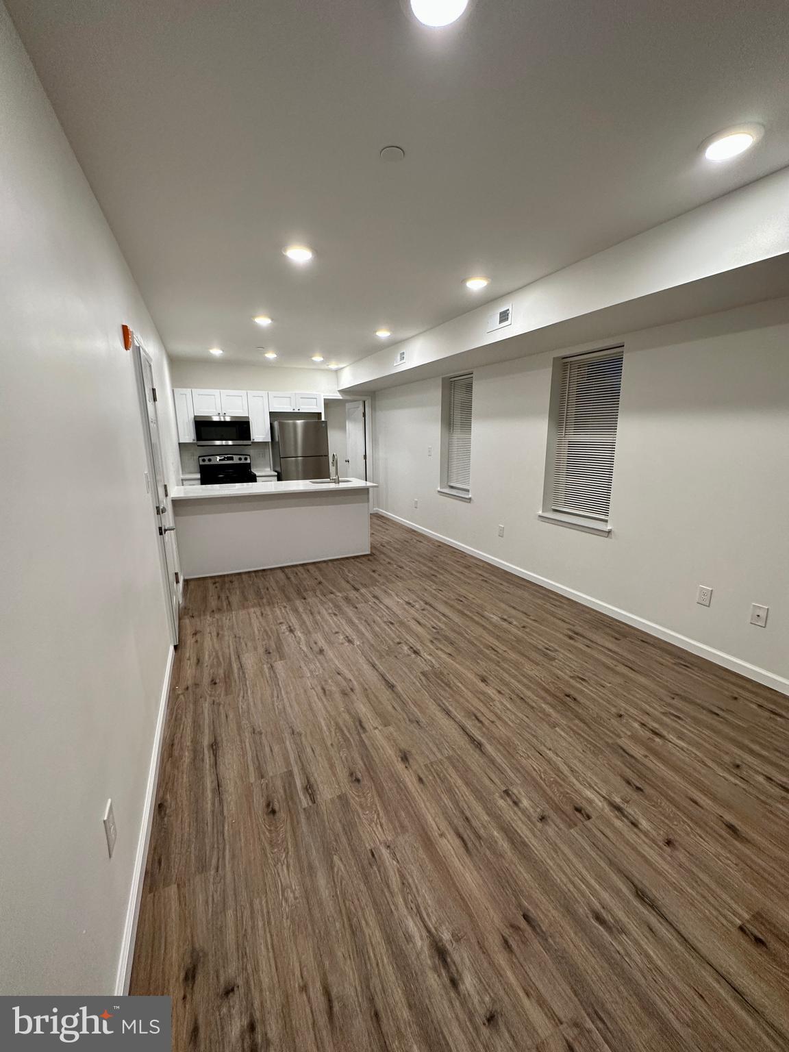 4224 BROWN STREET 2ND FL - Photo 4
