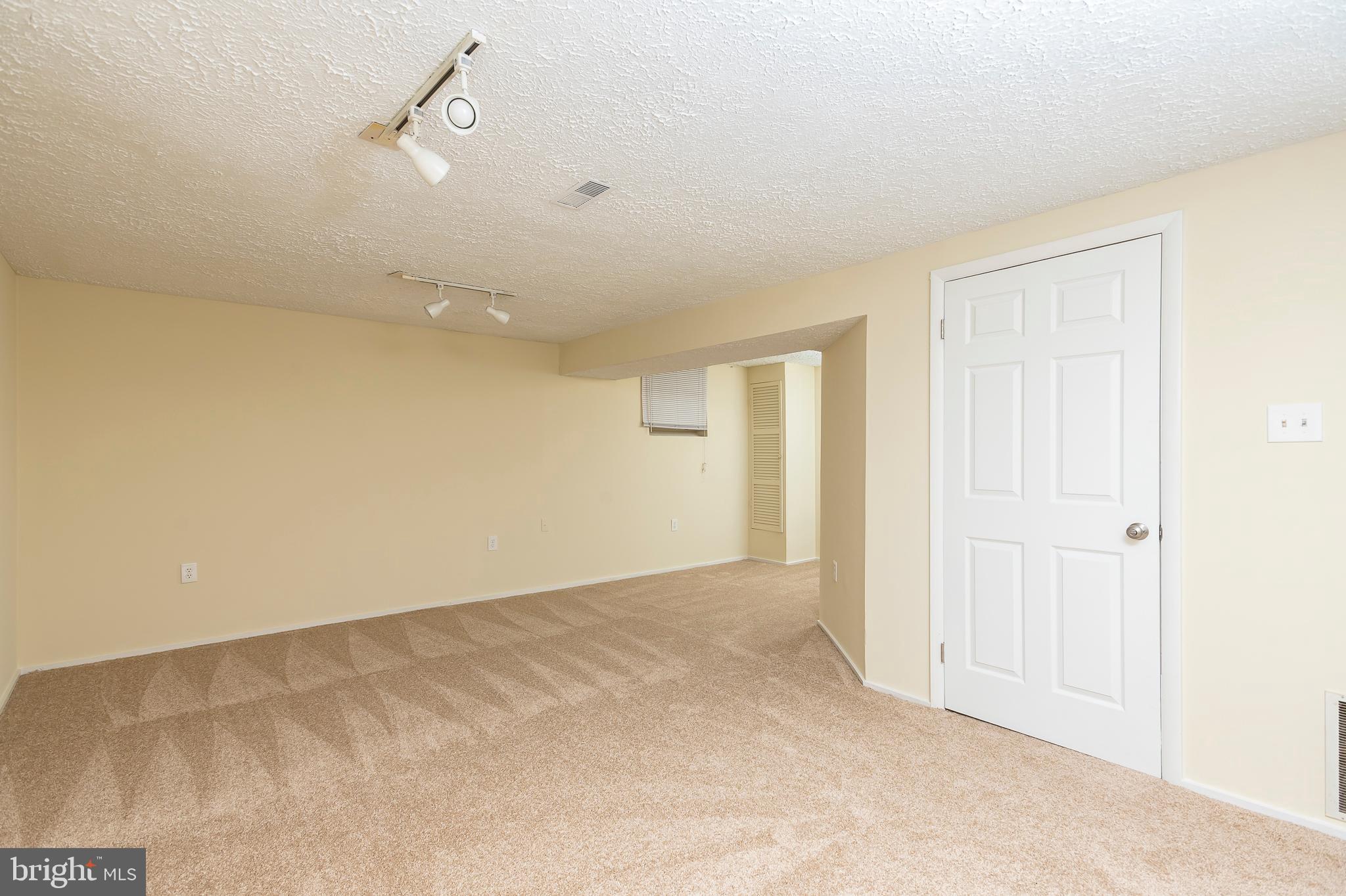 VILLAGE OF OWEN BROWN - Residential