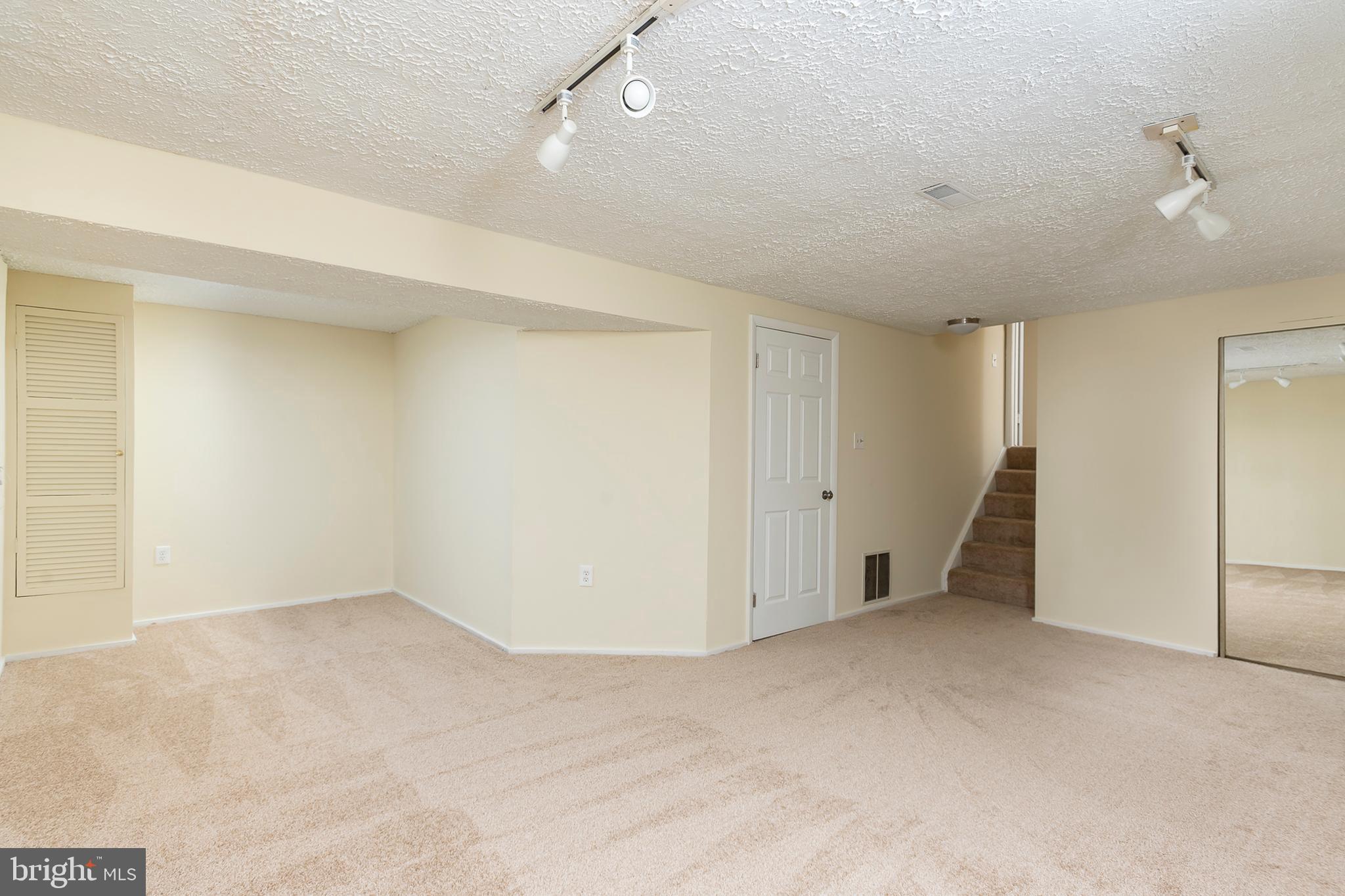 VILLAGE OF OWEN BROWN - Residential