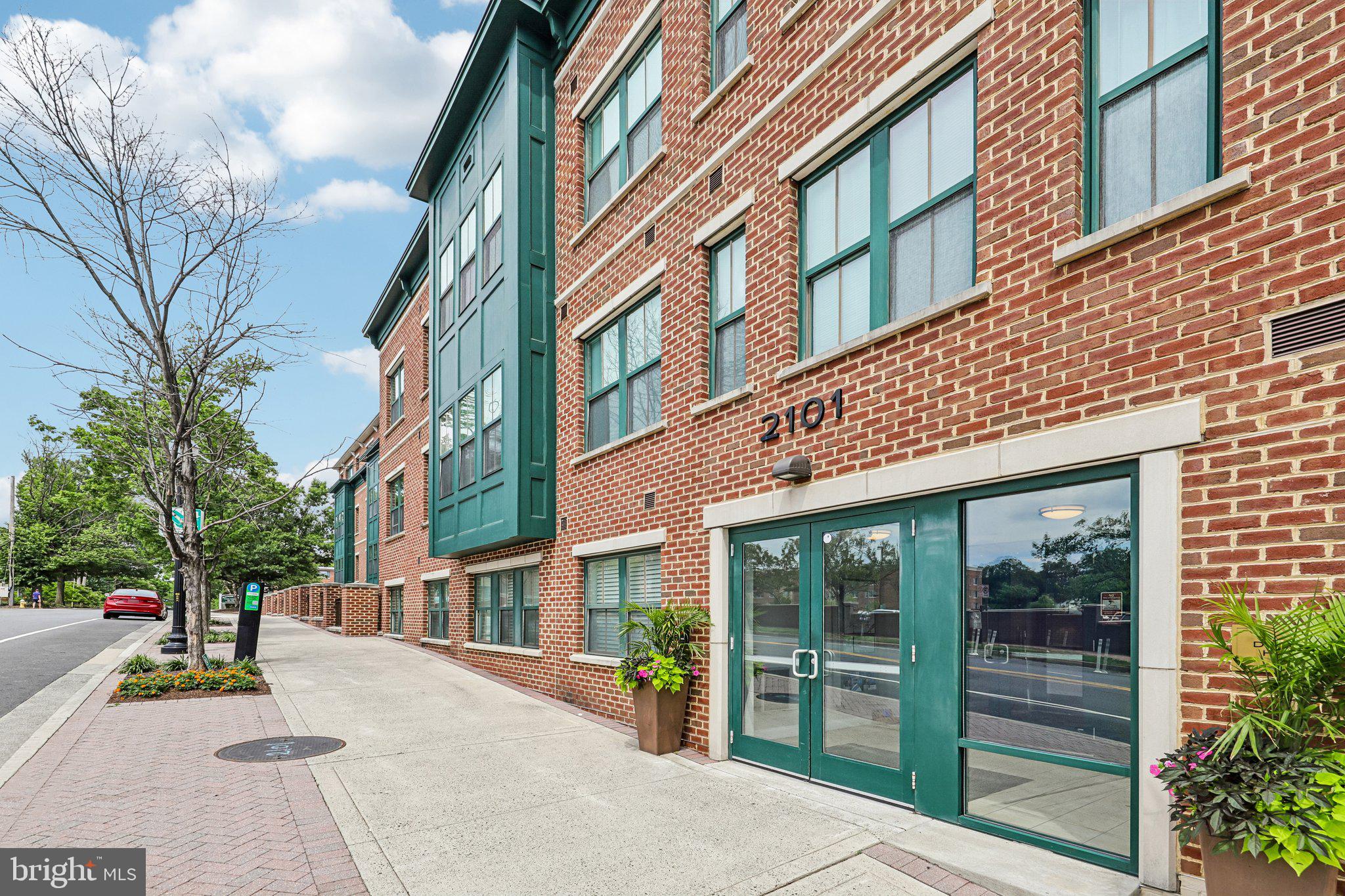 2101 N MONROE STREET 215