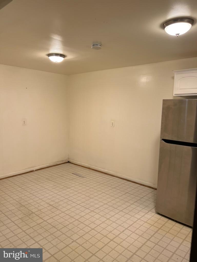 HUNTLEY SQUARE CONDOMINIUMS - Residential