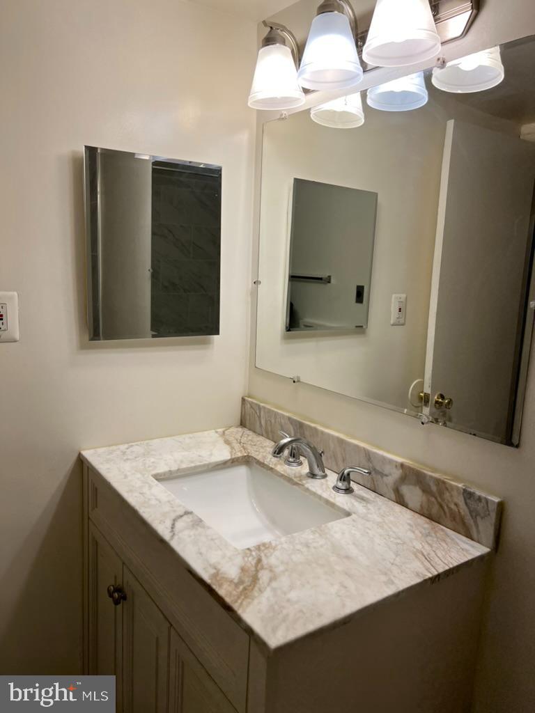 HUNTLEY SQUARE CONDOMINIUMS - Residential