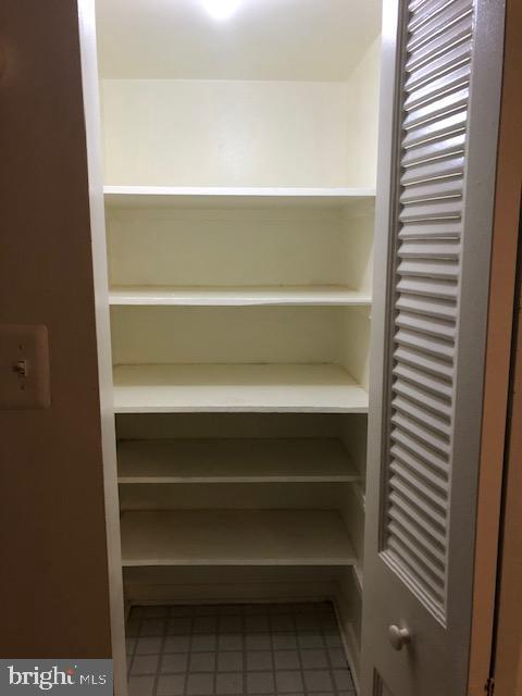 HUNTLEY SQUARE CONDOMINIUMS - Residential