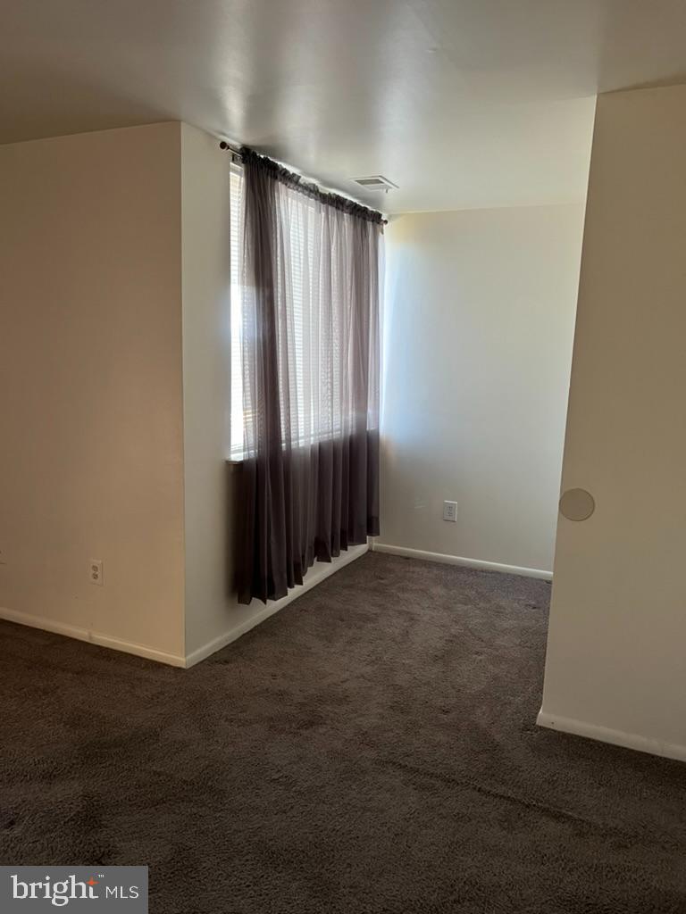 HUNTLEY SQUARE CONDOMINIUMS - Residential