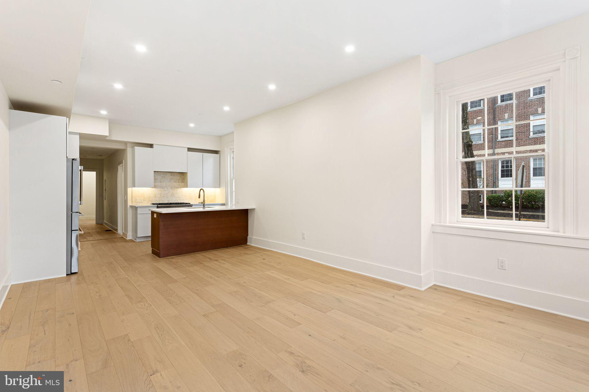 300 KINGS HIGHWAY E B