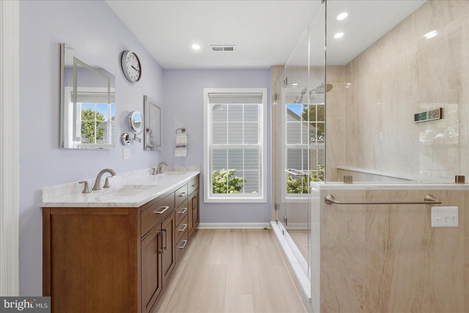 SOUTH RIDING - Residential