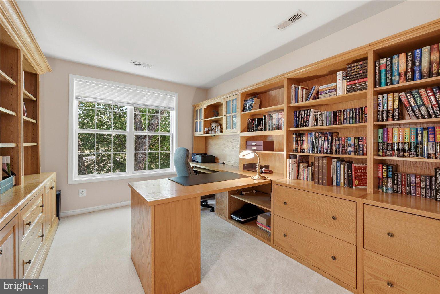 SOUTH RIDING - Residential