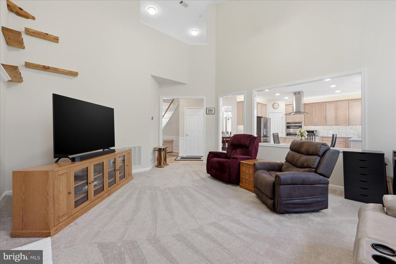 SOUTH RIDING - Residential