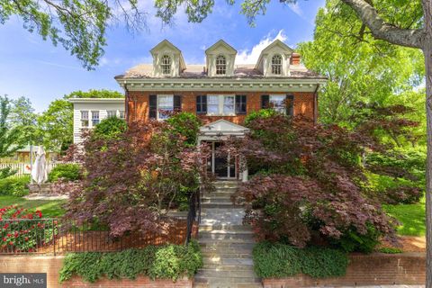 3201 CATHEDRAL AVENUE NW WASHINGTON DC 20008