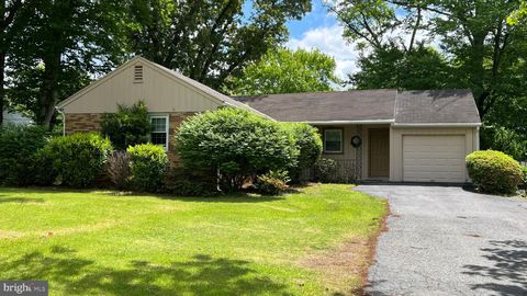 Photo of 5013 Lincoln Avenue, ALEXANDRIA, VA 22312 (MLS # VAFX2307590)