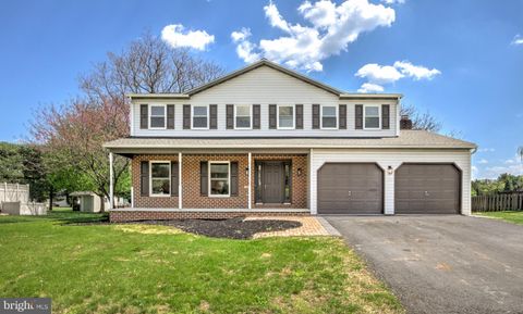 404 CLEMENS DRIVE DILLSBURG PA 17019