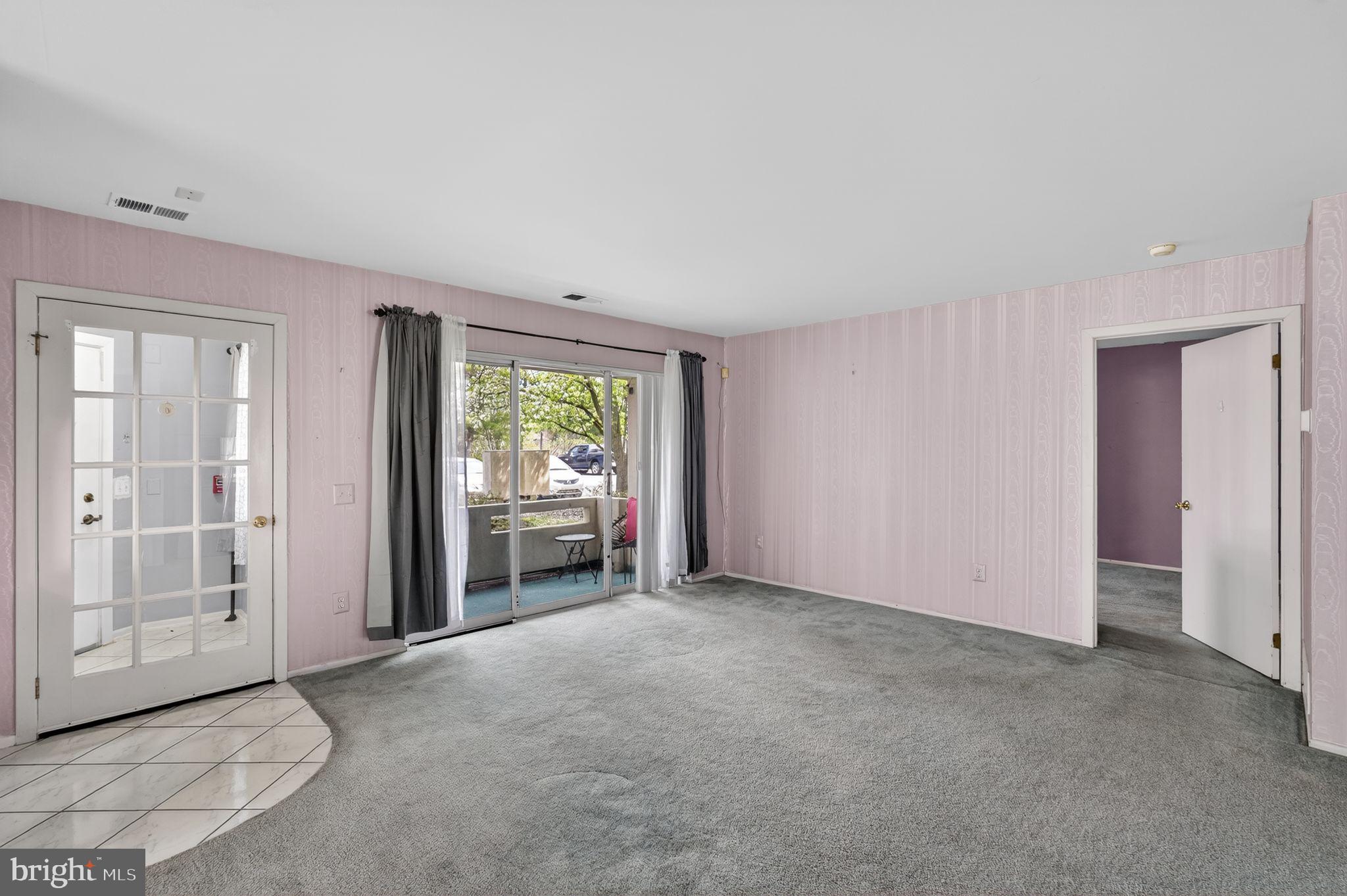 FOUNTAIN POINTE - Residential