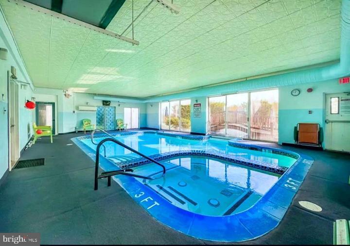 FOUNTAIN POINTE - Residential