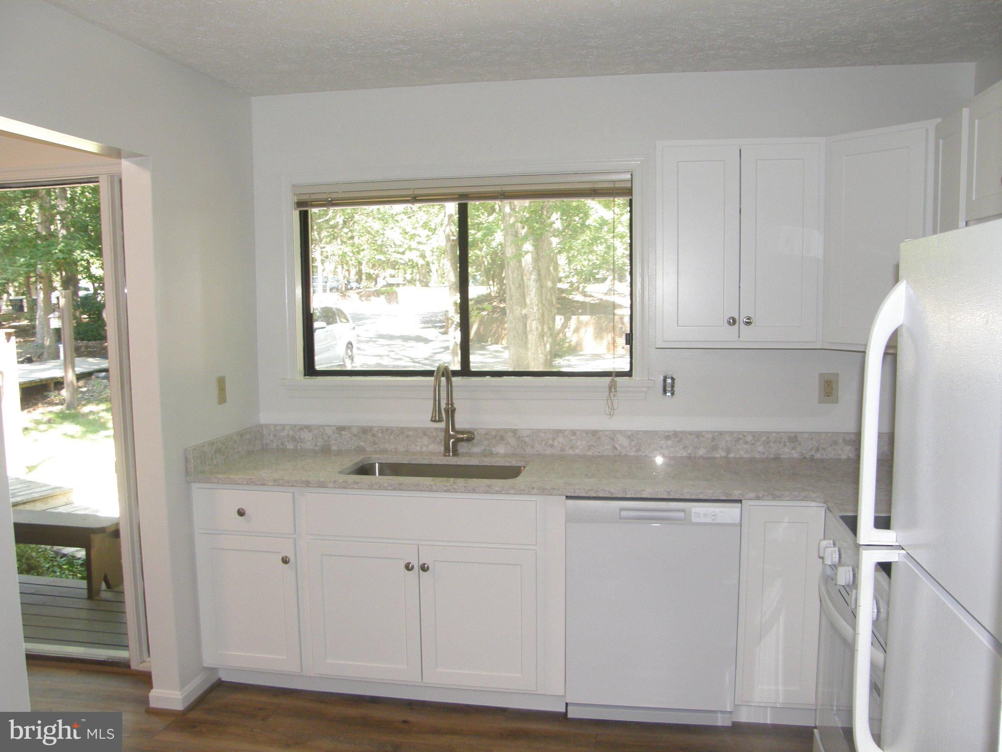 23337 RED OAK COURT