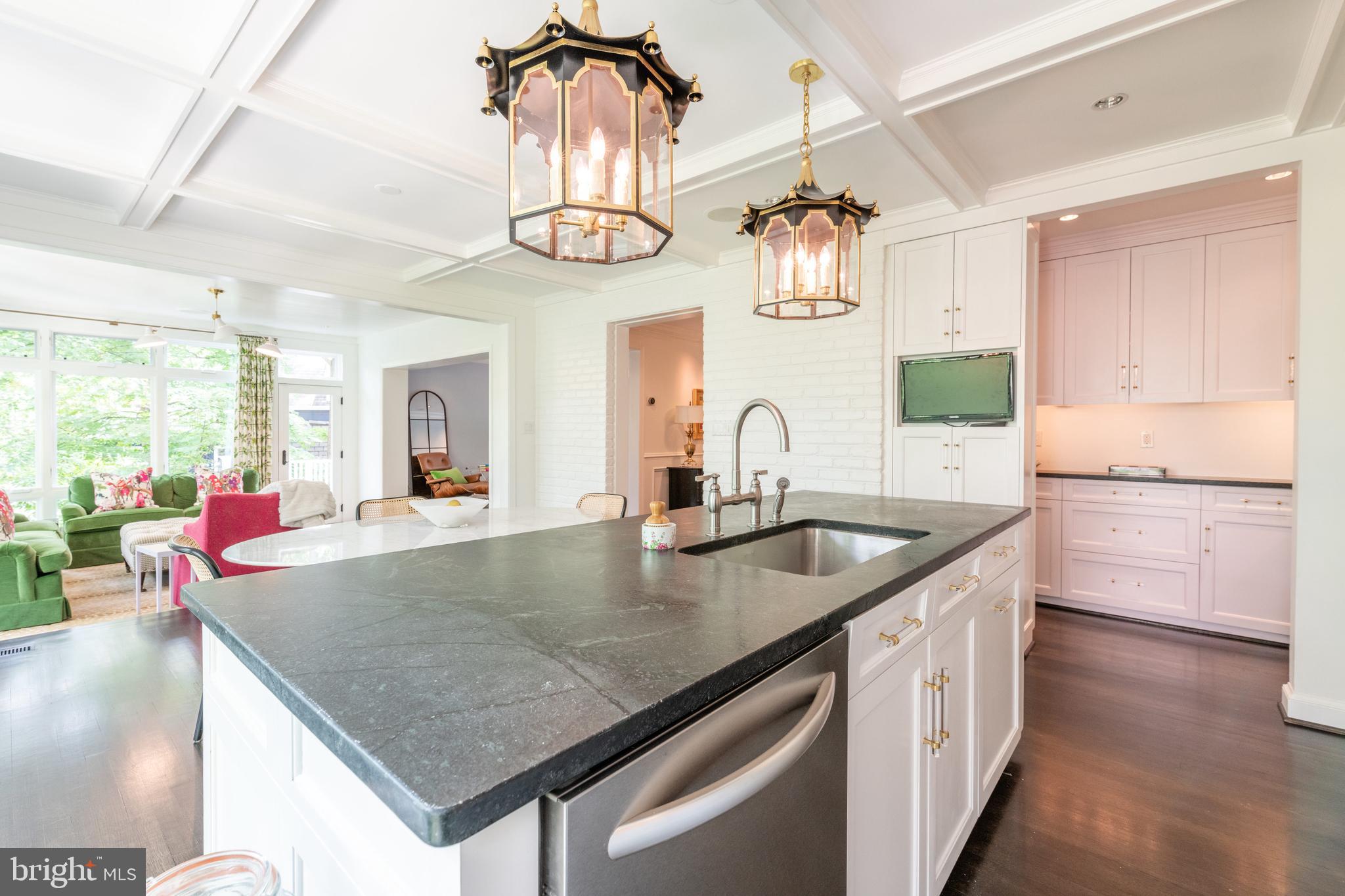 BEVERLEY HILLS - Residential