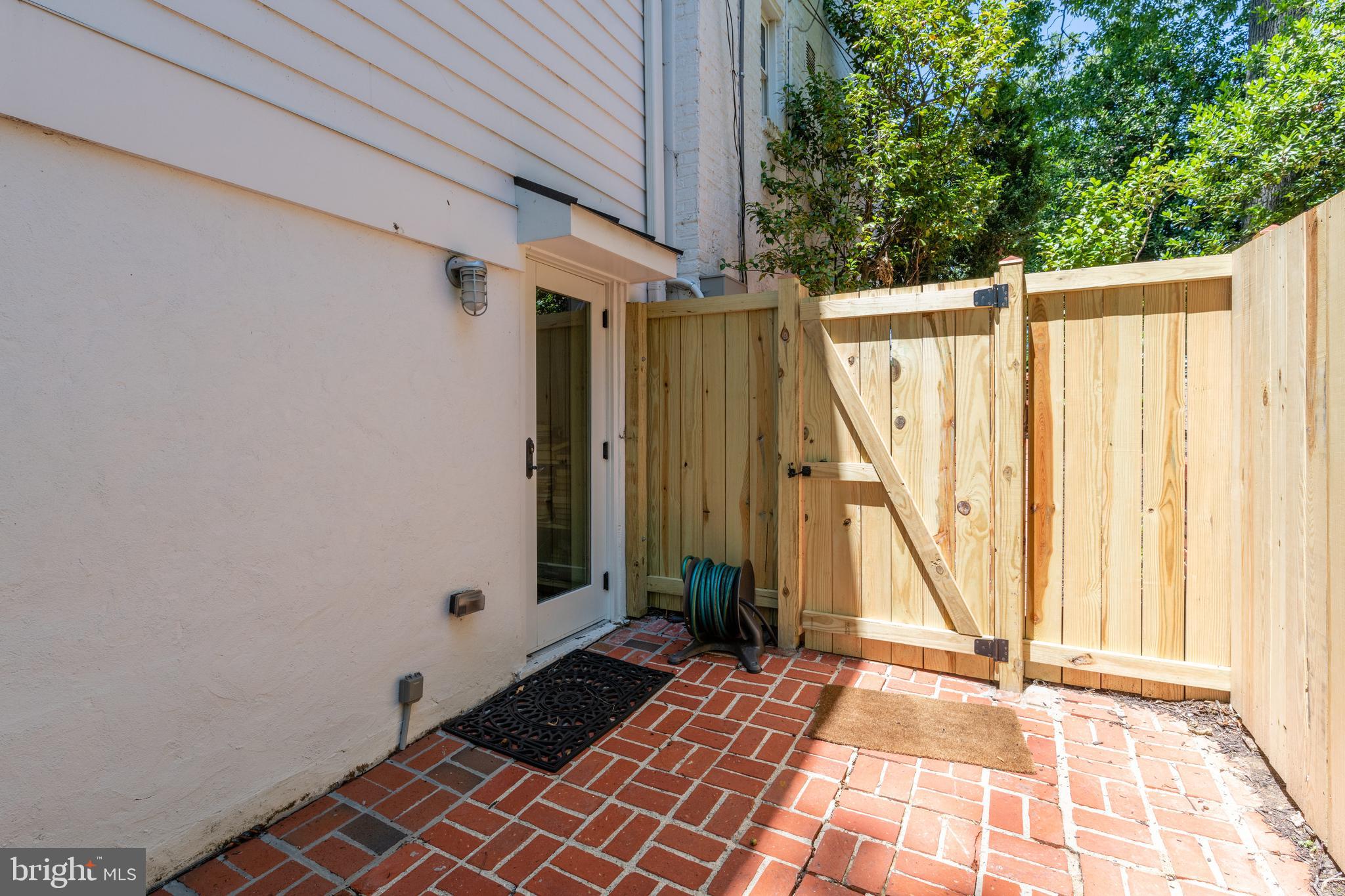 BEVERLEY HILLS - Residential