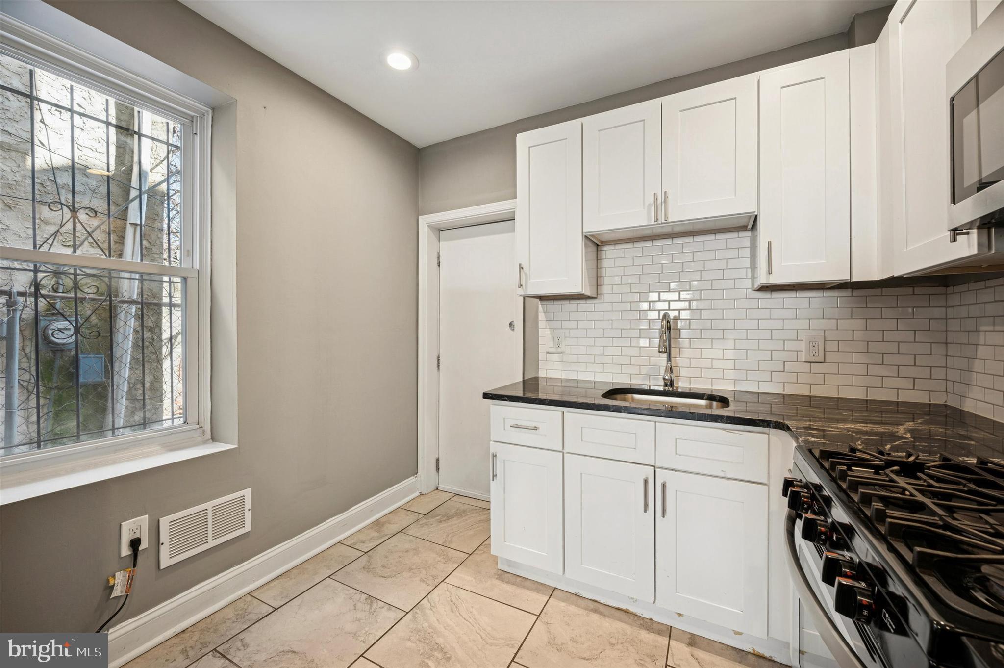 STRAWBERRY MANSION - Residential