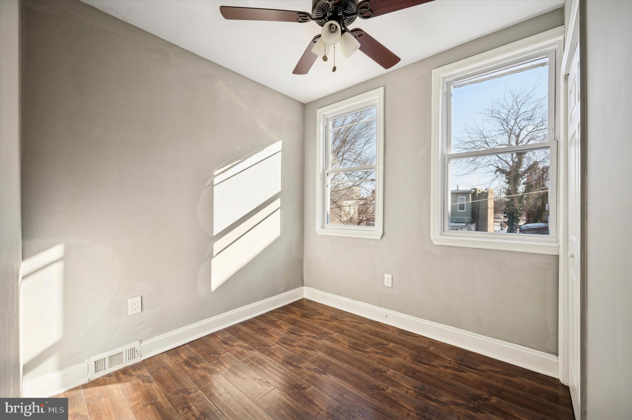 STRAWBERRY MANSION - Residential