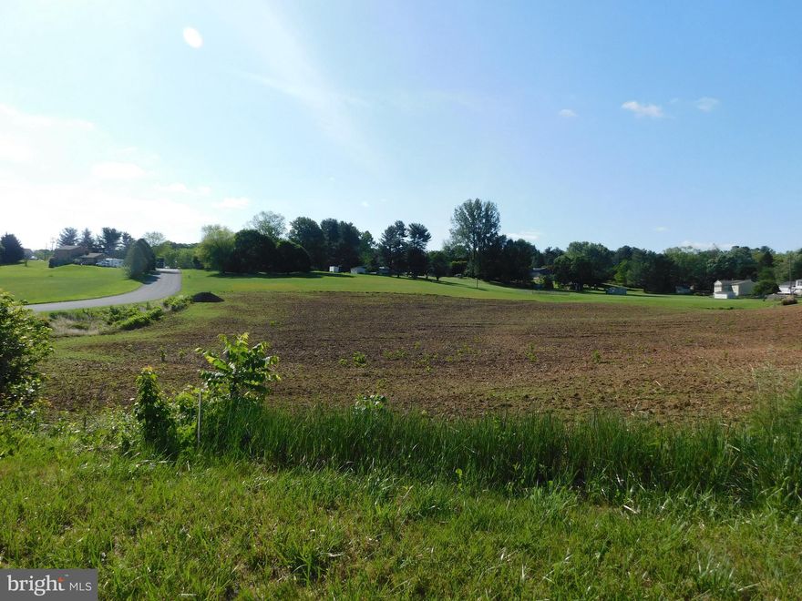 2.75 acres ready to build Homesite in Spooner's Creek.  Current perc tests for standard septic system. See MLS documents for detailed brochure, perc test results, restrictions.