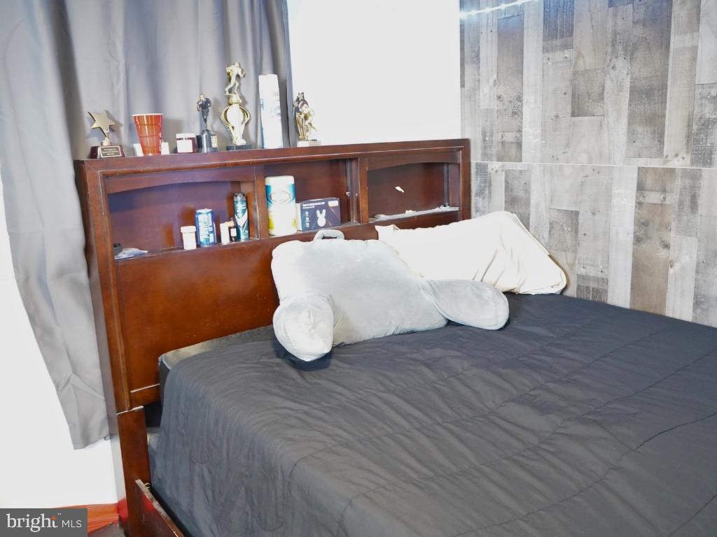 PYLES & WELCHES - Residential