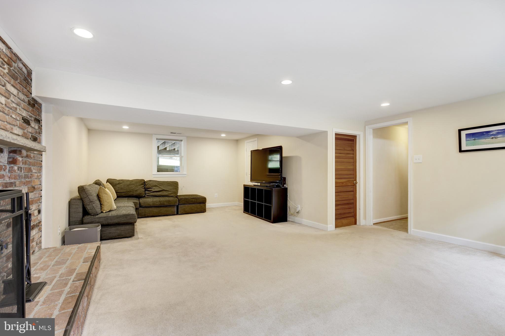 AYRHILL ESTATES - Residential