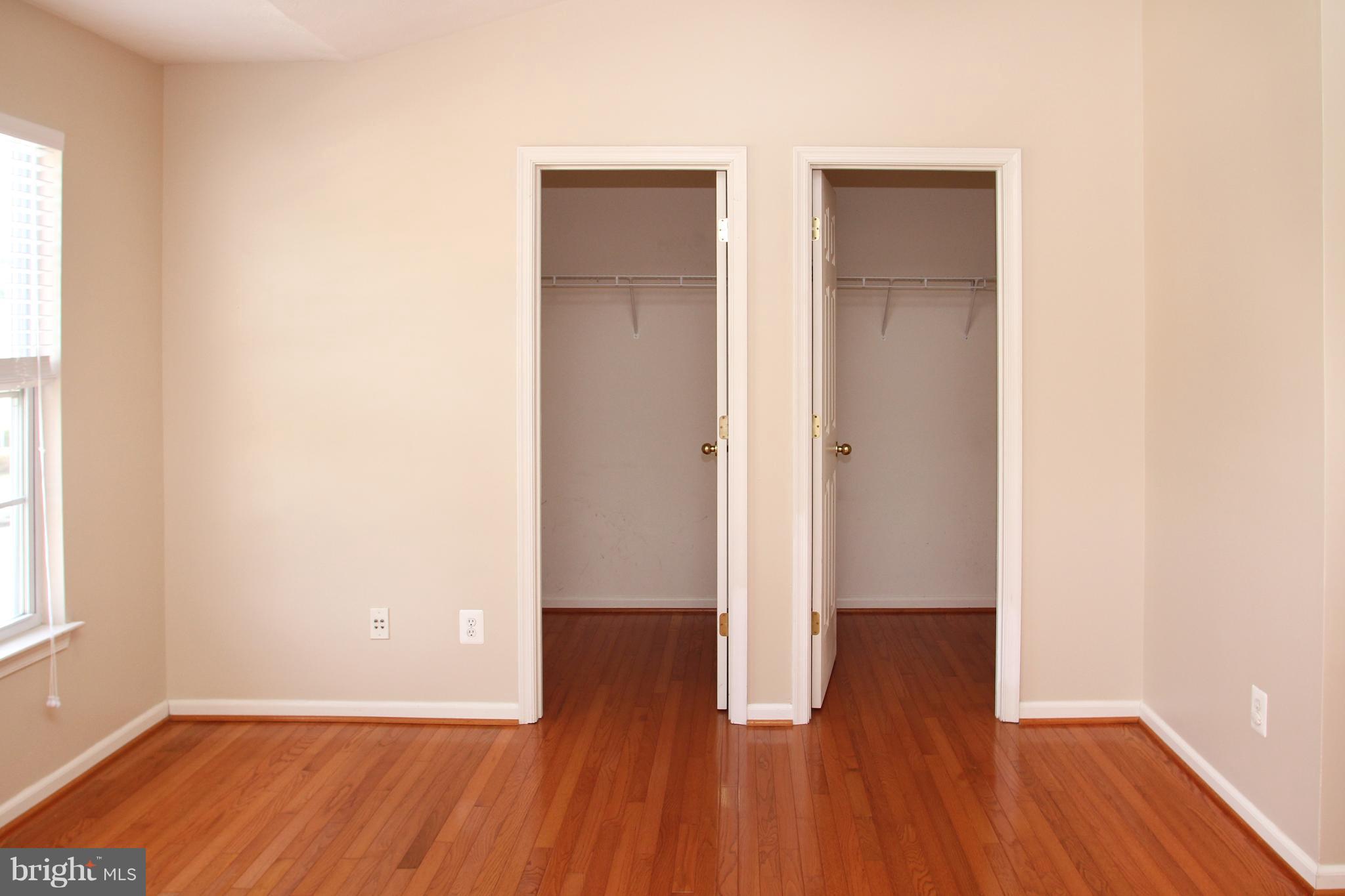 LOU MAR ESTATES - Residential