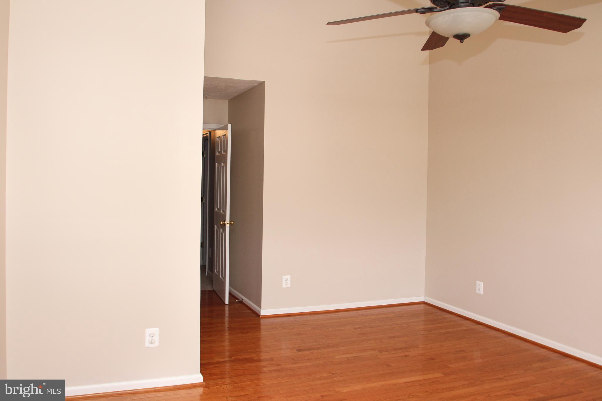 LOU MAR ESTATES - Residential