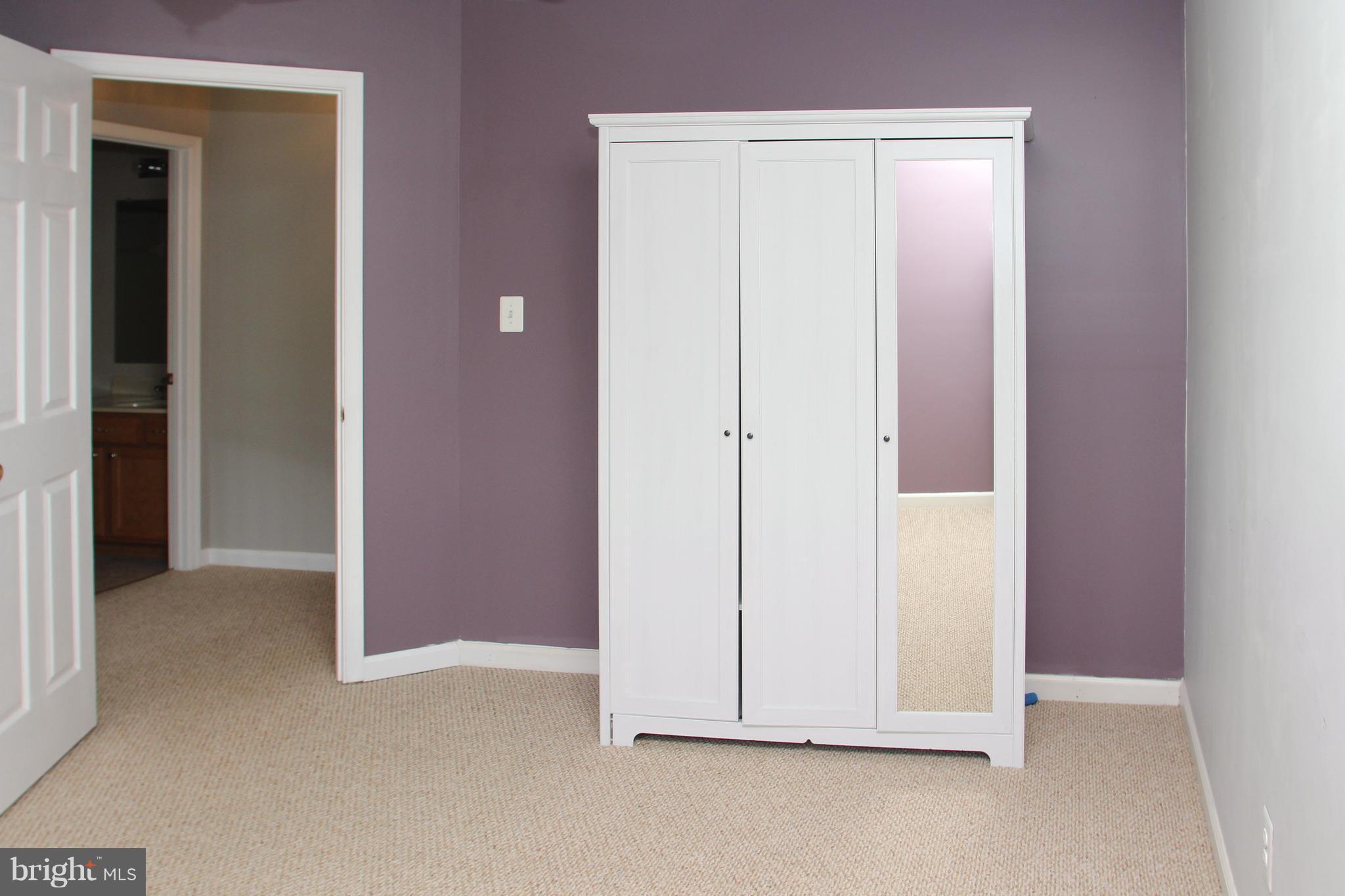 LOU MAR ESTATES - Residential