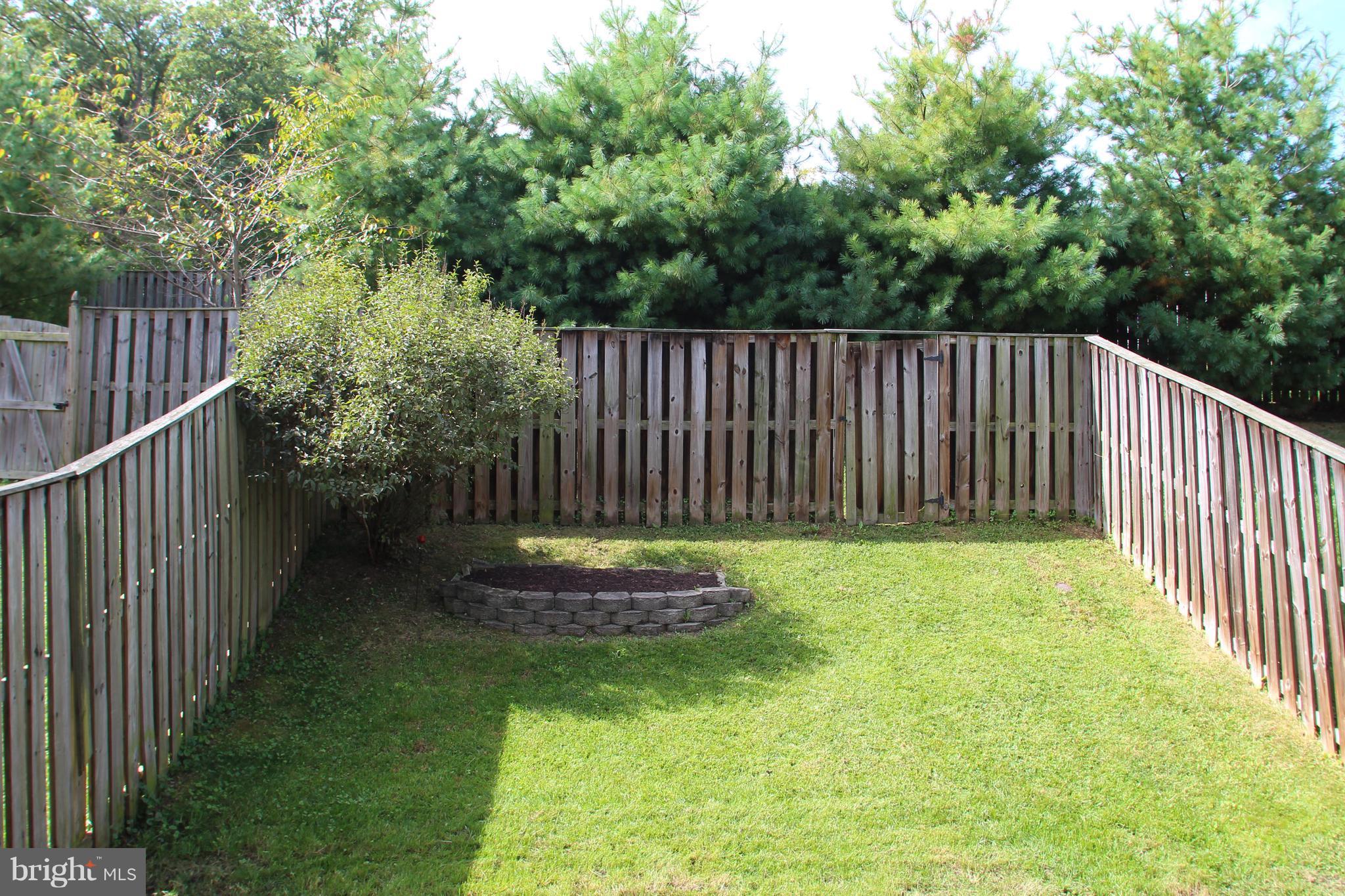 LOU MAR ESTATES - Residential