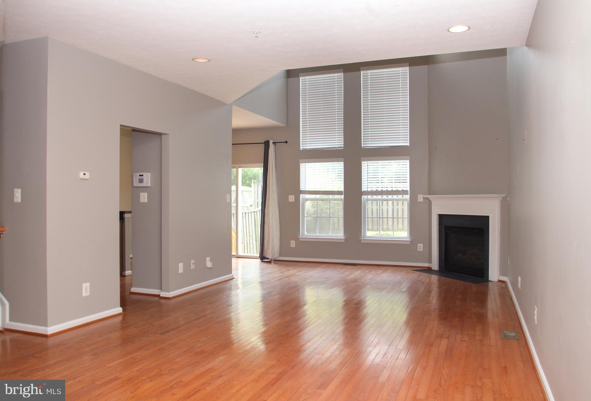 LOU MAR ESTATES - Residential