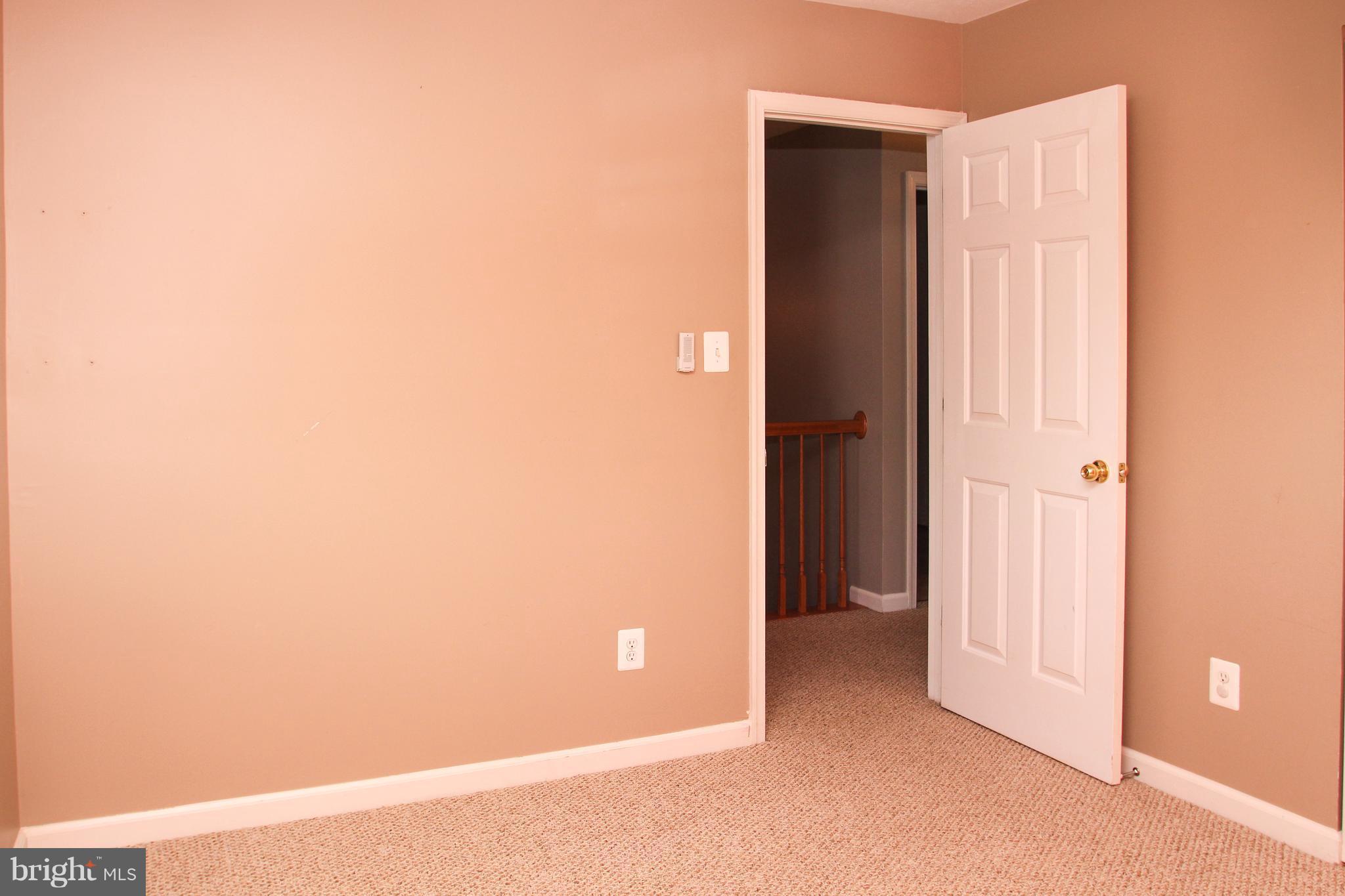 LOU MAR ESTATES - Residential