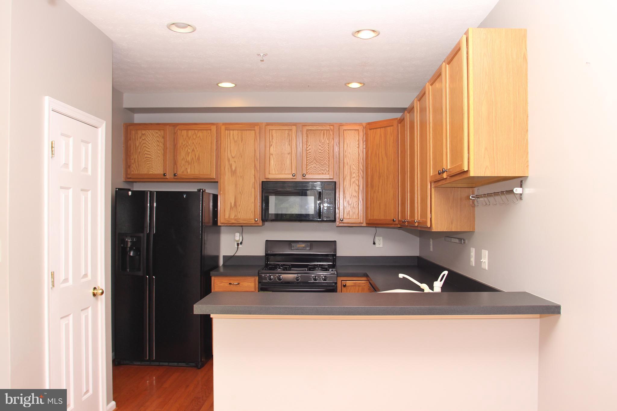 LOU MAR ESTATES - Residential