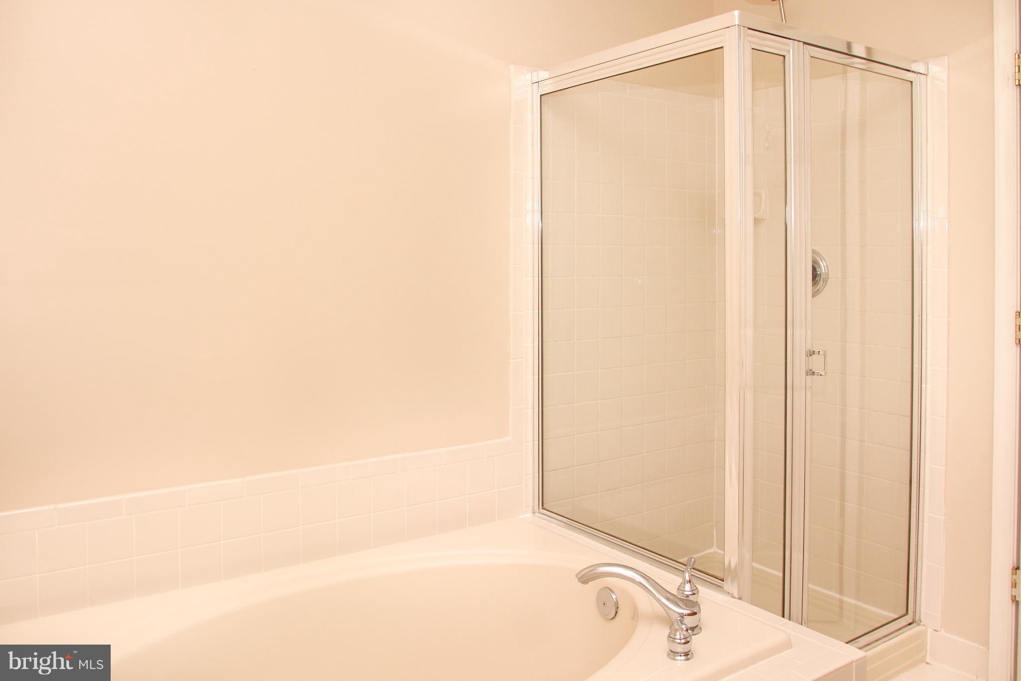 LOU MAR ESTATES - Residential