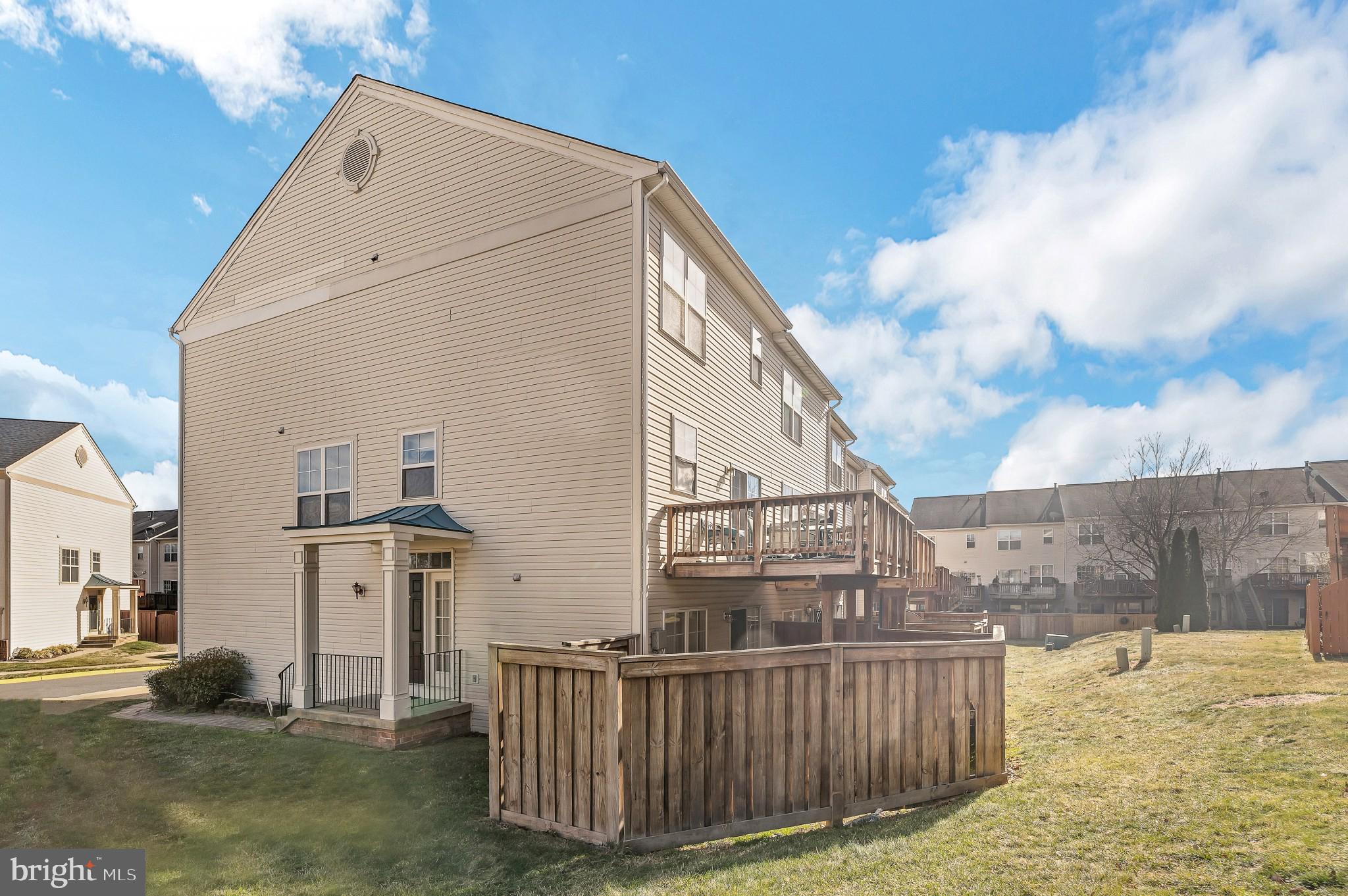 PRINCE WILLIAM COMMONS - Residential