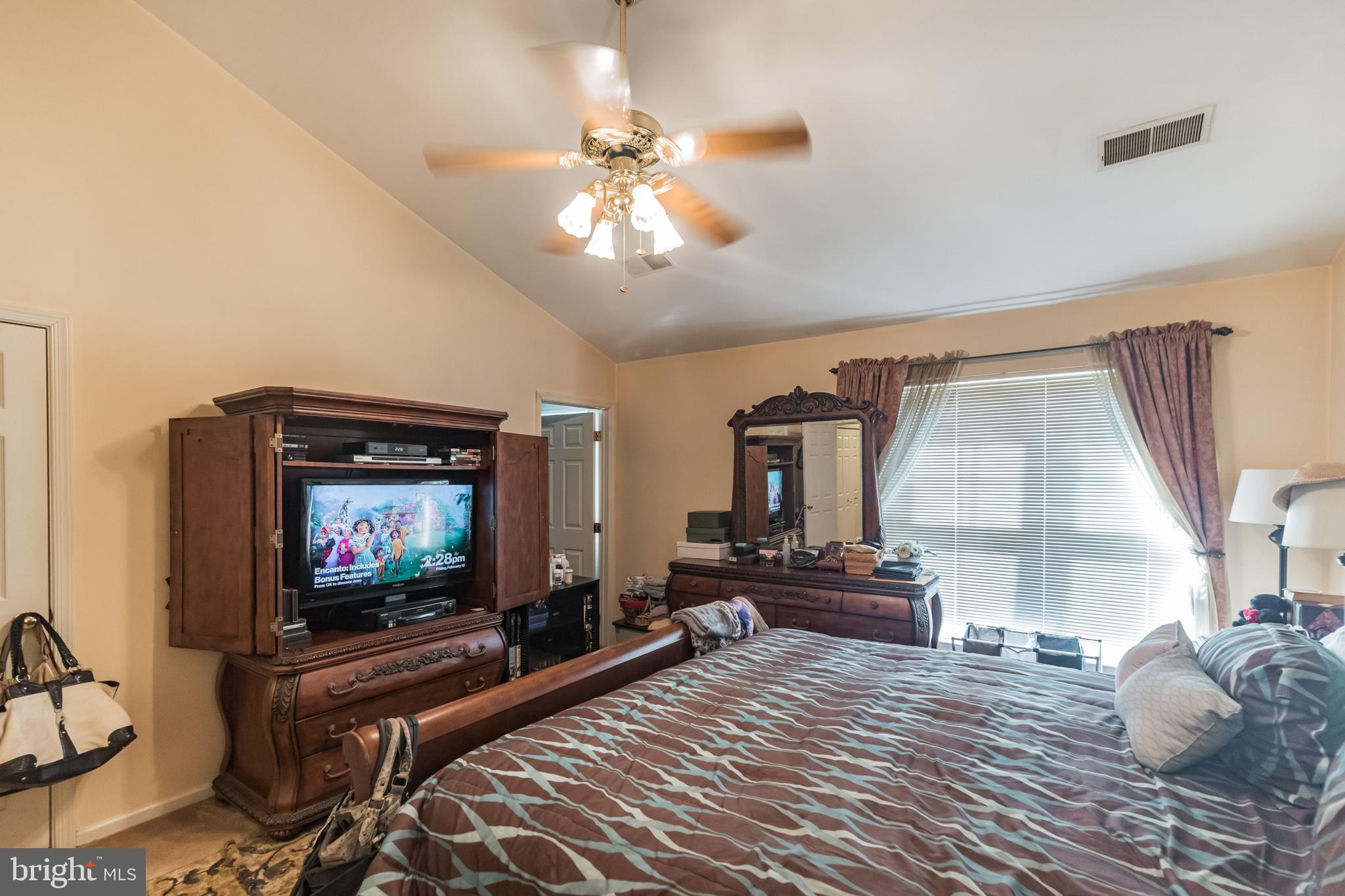 PRINCE WILLIAM COMMONS - Residential