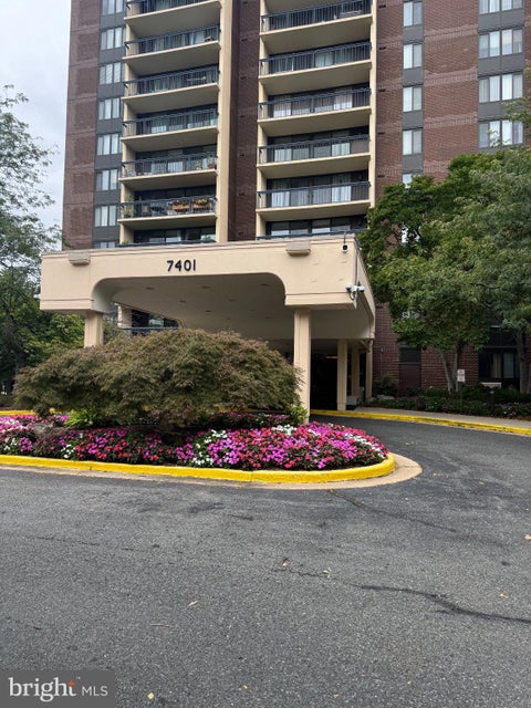 Condo For Sale - 7401 Westlake Terrace #705<br/> Montgomery County, BETHESDA, MD 20817