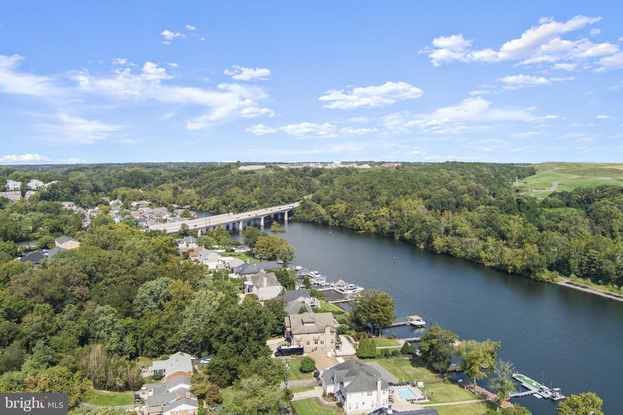 RIVERVIEW OVERLOOK - Residential