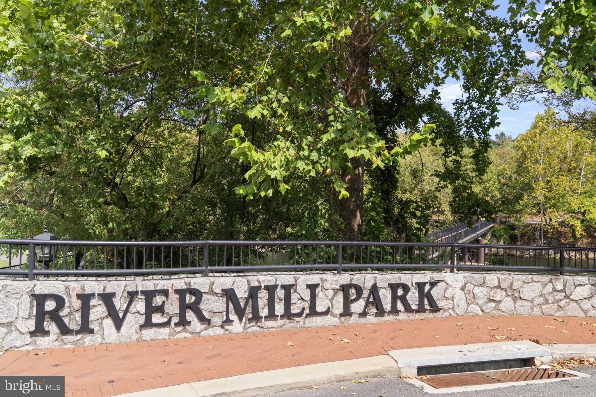 RIVERVIEW OVERLOOK - Residential