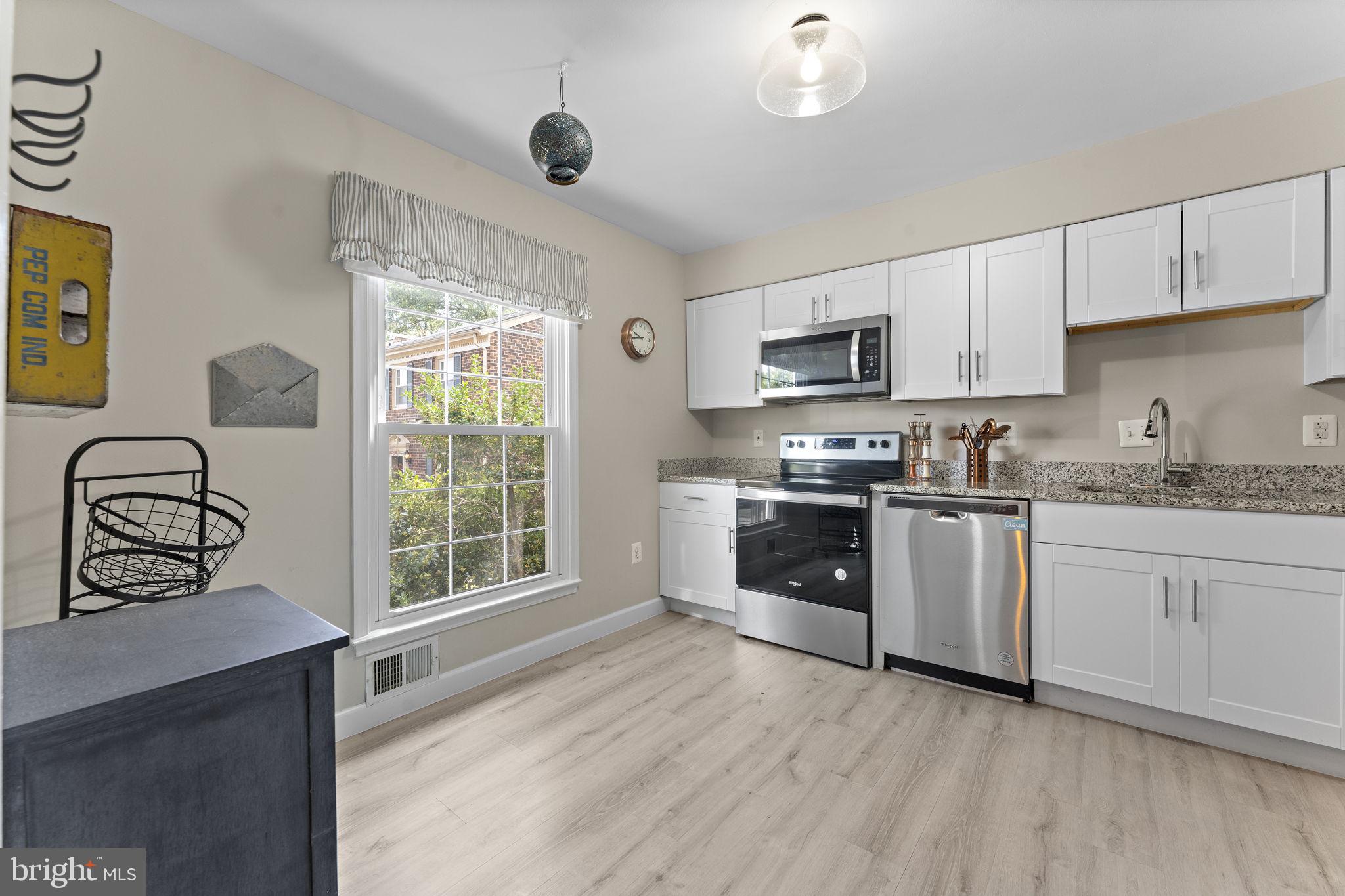 RIVERVIEW OVERLOOK - Residential