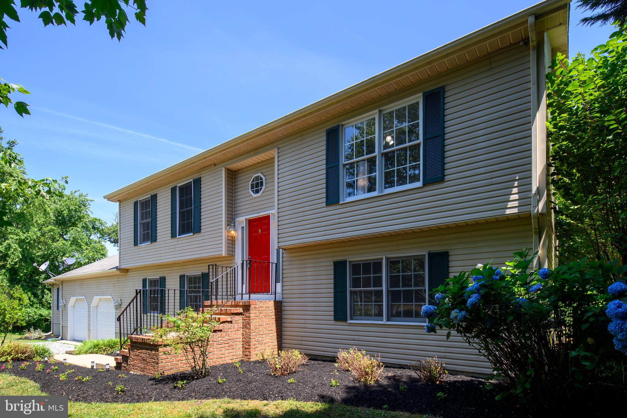 206 DUDLEY COURT