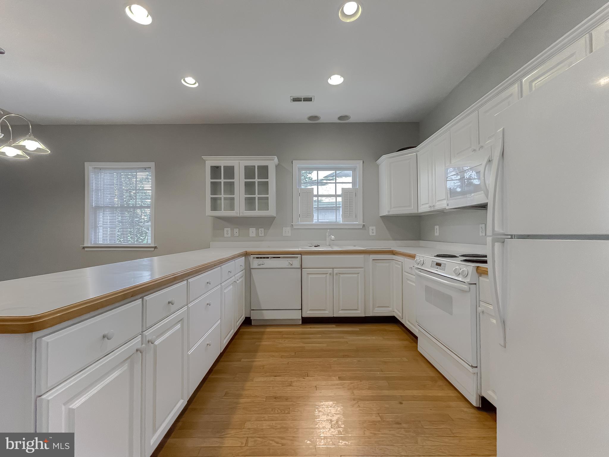 POTOMAC BEACH - Residential Lease