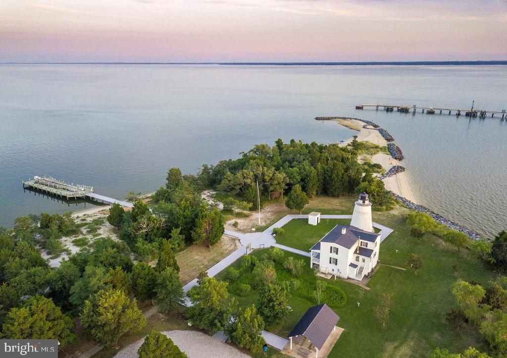 POTOMAC BEACH - Residential Lease